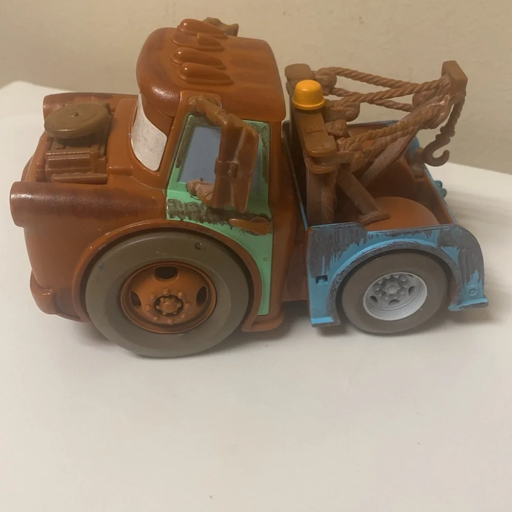 Disney Pixar Cars Tow Mater Vehicle Start Your Engines Book & Dry Erase Board